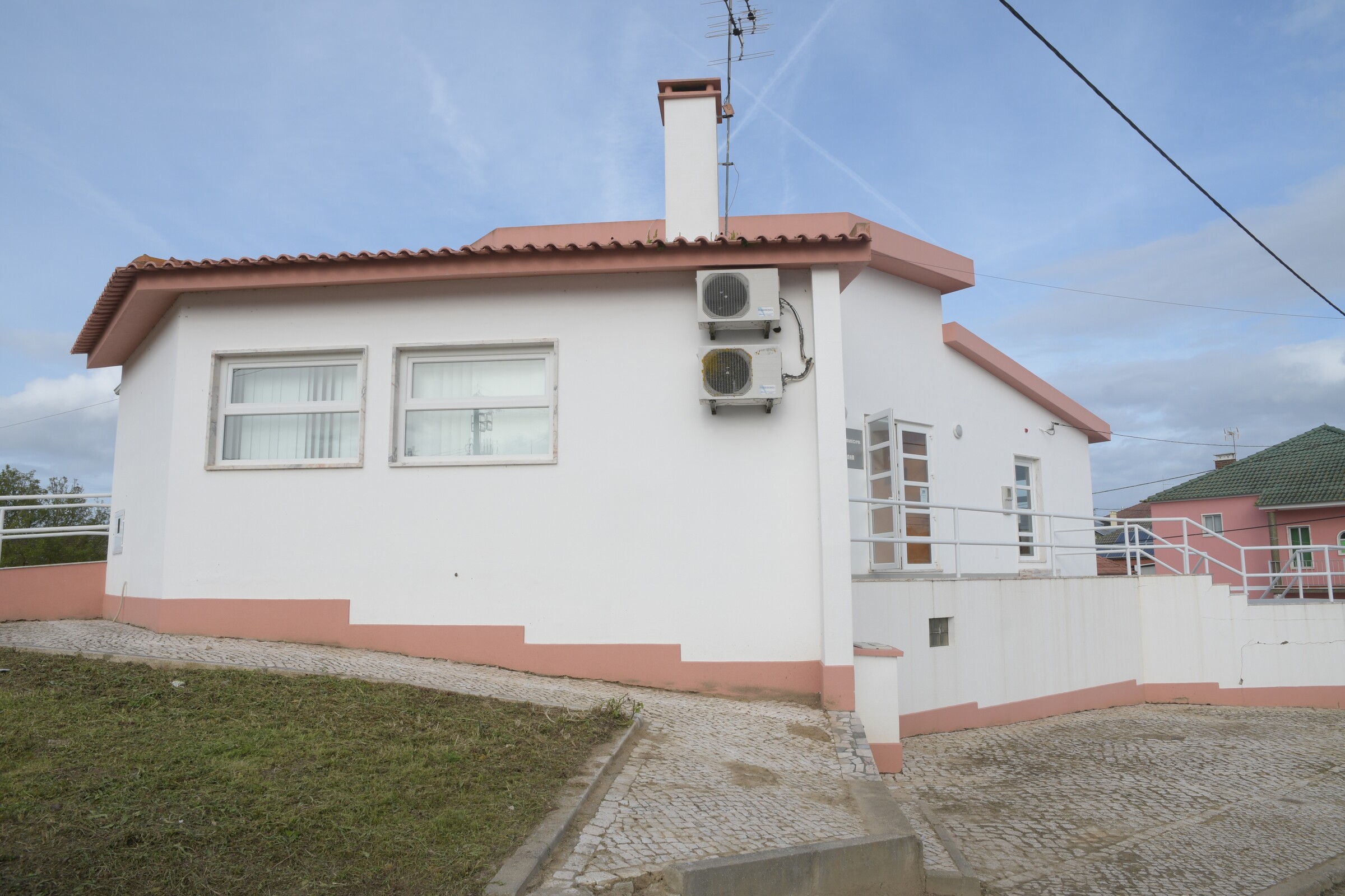 Espaço Público adjacente ao Pólo da Biblioteca Municipal em Canha vai ser requalificado